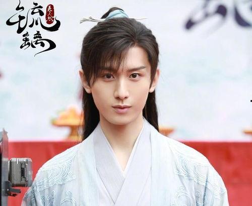 娱乐圈爆料客成毅袁冰妍,娱乐圈新恋情疑云